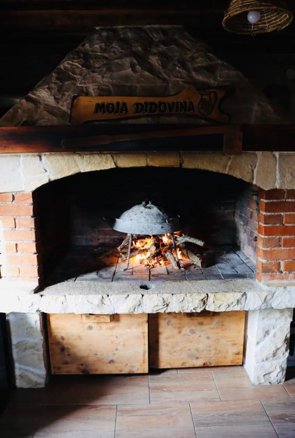 Iva Apartman Sa Bazenom Donji Zemunik Bagian luar foto